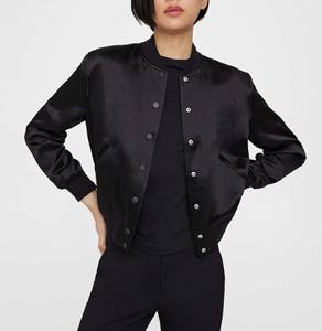 Chaqueta universitaria de satén de gran tamaño con logotipo personalizado de último estilo para mujer, chaqueta ligera de talla grande para escuela secundaria - Product Image 4