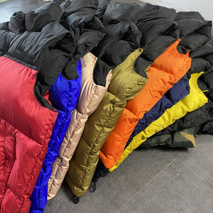 Chalecos Acolchados de Lujo Unisex 2023, Chalecos Sin Mangas de Invierno Personalizados al por Mayor, Impermeables y Resistentes al Viento para Hombre - Product Image 3