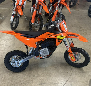 LISTA PARA COMPETIR EN 2026: Motocicleta de Motocross KTM SX-E 5 para Niños, 100% Auténtica - Product Image 3