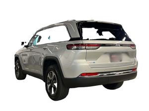 Grand Cherokee 4xe 2024 USADO, SUV Híbrido 4x4 con Asientos de Cuero de Interior Oscuro, Neumáticos R19 y Volante a la Izquierda - Product Image 2