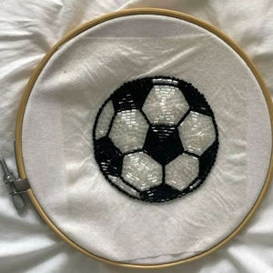 Porte-clés perlé personnalisé durable et léger avec nom et ville, breloque de sac personnalisée avec crochet métallique - Product Image 1