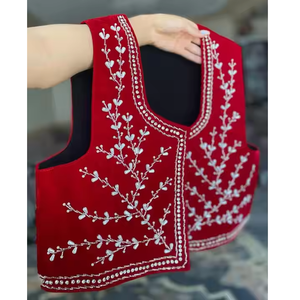 Chaqueta Corta Acolchada Elegante y Moderna con Detalles Brillantes de Cuentas, Transpirable, Resistente al Viento, Ecológica, con Patrón 3D para Otoño/Invierno - Product Image 4