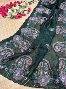 ส่าหรีผ้าไหมที่สวยงามพร้อมหมวกงานปักเส้นไหมและขอบสำหรับงานปาร์ตี้หรืองานแต่งงานเสื้อผ้าอินเดียและปากีสถาน - Product Image 2