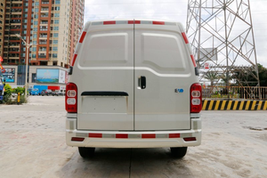 Le fourgonnette/mini-bus électrique le plus rapide et le moins cher, entièrement électrique, avec airbag haute vitesse, autonomie de 601-700 km et moteur de 200-250 kW - Product Image 4