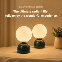Lampe de chevet créative et simple de style Ins, avec base en marbre blanc et abat-jour en verre rond, pour chambre à coucher, bureau, salon et maison