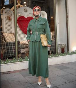 ชุดมุสลิมสตรีแบบเรียบร้อยสองชิ้น เสื้อและกางเกง ผลิตในตุรกี - Product Image 2