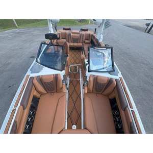 Barco de Lujo Malibu M242 2026 con Motor Fuera de Borda de 607 HP y Eslora de 102 Pies - Product Image 2