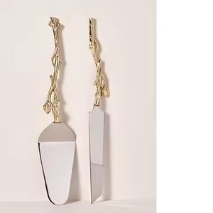 Servidor de pastel de metal hecho a mano de la mejor calidad y juego de cuchillos con mango de esmalte Venta caliente de lujo Servidor de pastel de metal personalizado - Product Image 5