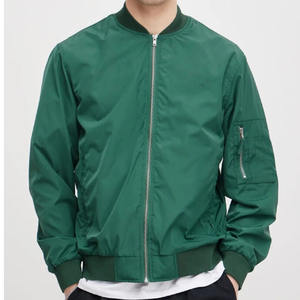 Venta al por mayor de chaqueta de bombardero de béisbol de seda satinada con logotipo personalizado de moda de calle Varsity Coat OEM - Product Image 6