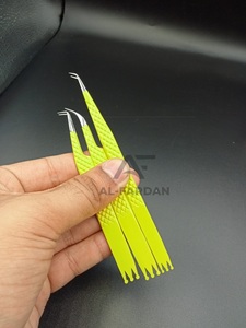 Pinzas para pestañas de acero inoxidable sólido con ángulo de 45 y 90 grados de Color amarillo neón con diseño de corona Pinzas para pestañas con punta de fibra - Product Image 3