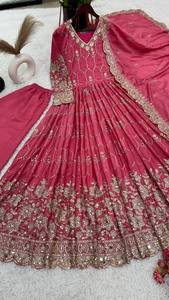 El último vestido Anarkali de trabajo de secuencia de bordado de seda de Chinon pesado de diseñador por Fab Zone - Product Image 5