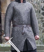Fabriqué à la main en acier doux riveté cotte de mailles chemise à manches longues Viking armure chevalier médiéval Costume Cosplay armure corporelle pour l'événement SCA