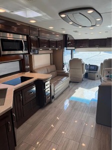 ผู้จำหน่ายรถบ้านมือสอง Jayco Embarcadero Class A ปี 2021 เครื่องยนต์ดีเซล รุ่น 39 BH พร้อมขาย - Product Image 6