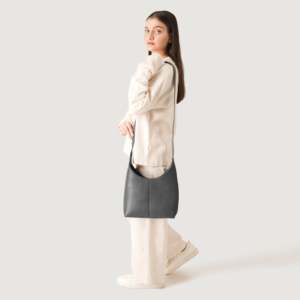 Sac hobo en cuir véritable Stefani gris - Product Image 2