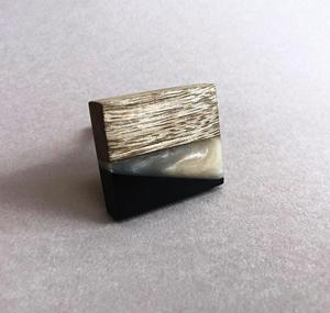 ตู้ลูกบิดไม้เรซินและทองเหลืองสองและสามโทนสีที่กำหนดขนาดรูปร่างทำในอินเดีย - Product Image 6