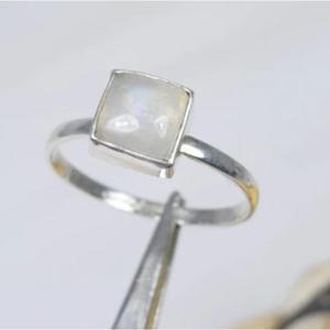 Joyería de Plata de Ley 925 para mujer, anillo de piedras preciosas de piedra lunar arcoíris Natural, anillo de bodas de plata fina, venta al por mayor, regalo para niñas - Product Image 1
