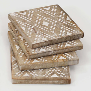 Ensemble de sous-verres carrés en bois de noyer écologiques de style classique faits à la main, sous-verres rustiques pour les hôtels, les maisons et les restaurants - Product Image 3