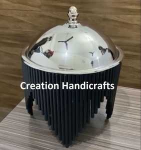 Réchaud de buffet de luxe au design élégant fabriqué en métal en acier inoxydable pour la maison et les hôtels - Product Image 4