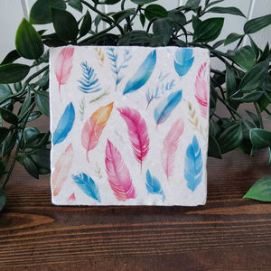 Juego de Posavasos de Mármol con Plumas Hechas a Mano, Decoración Rústica Colorida para el Hogar - Product Image 1