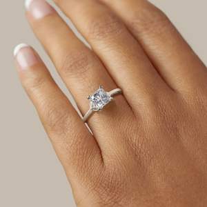 Princesse Cut Art Déco Moissanite Bague de fiançailles - Product Image 3