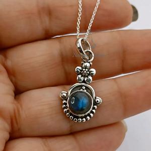 Collier en labradorite, pendentif fleur en argent sterling, bijoux bohèmes faits à la main - Product Image 3
