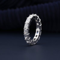 Anillo de Eternidad de Diamantes de Corte Radiante en Oro Blanco para Mujer, Engaste de Puntas, Estilo Clásico, Joyería Certificada para Bodas y Fiestas