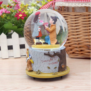 كرة ثلجية رومانسية بتصميم كرة مائية على شكل زوجين راقصين للزفاف للبيع بالجملة، كرة ثلجية مخصصة كهدية لعيد الحب - Product Image 5