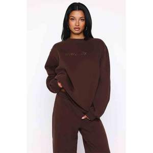 Ensemble de survêtement en molleton pour femme, hiver, uni, brodé, long, 2 pièces, surdimensionné, chocolat amer - Product Image 1