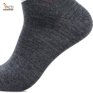 Calcetines clásicos de tela de otoño e invierno para hombre, calcetines atléticos informales transpirables de alta calidad al por mayor - Product Image 4