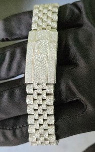 นาฬิกาโมอิสซาไนต์ผู้ชายระดับไฮเอนด์ ราคาดีที่สุด ประดับเพชรเต็มหน้าปัด ระบบควอตซ์ กระจกหน้าปัด ผลิตในอินเดียสำหรับส่งออก - Product Image 3