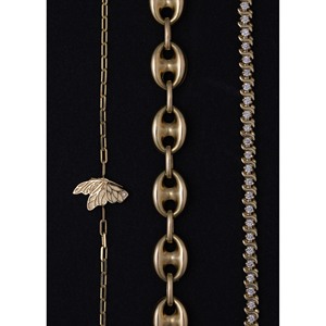 Pulsera Iris Fine Charm con Elegante Diseño de Mariposa para Mujer - Product Image 3