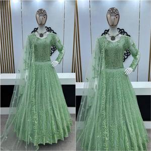 Robe de soirée de créateur avec séquence de broderie lourde de 3mm, travail en filet papillon doux avec manches complètes, qualité supérieure - Product Image 1