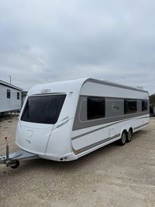 Exclusiva Caravana Mini Pop-up Moderna Usada en Venta, 4x4, Capacidad para 4 Personas, Impermeable, Suspensión Independiente, Estilo Moderno - Product Image 6