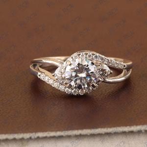 Anillo de compromiso de moissanita trenzada de corte redondo TCW 2,00 para mujer, joyería chapada en oro de Plata de Ley 925, regalo de aniversario para ella - Product Image 4