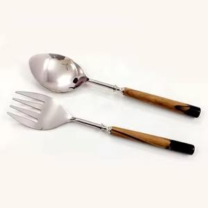 Serveur de salade en acier inoxydable avec poignée en bois poli rotative unique, ensemble de vaisselle Royal Dining Salad Server - Product Image 2