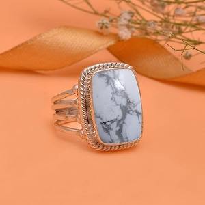 Anillo de aniversario de Plata de Ley 925 hecho a mano con piedra preciosa de howlita de corte princesa, joyería sólida con sello de firma - Product Image 2