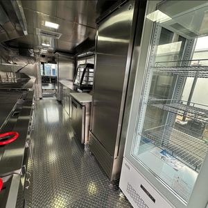 High Quality <b>Pink</b> Food Truck 4.8m Steel Body Outdoor Catering Vehicle with Griddle and Insulated Compartments Ready For Export - Product Image 6