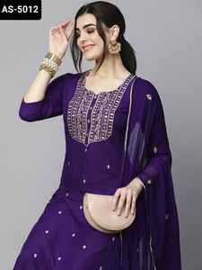 Nouveau Costume fantaisie Salwar Kameez de créateur pour femme, robe ethnique à bas prix et de meilleure qualité, fabrication et vente en gros - Product Image 5