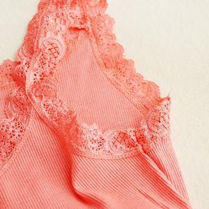 Hauts noirs été sans manches femmes débardeur avec haut en dentelle rouge à l'intérieur porter dentelle Camisoles sous-vêtements amples femmes vêtements gilet - Product Image 6