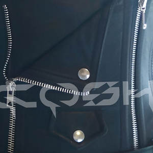 Corset sous-poitrine en similicuir noir avec double poche zippée et sangle de ceinture réglable - Product Image 3
