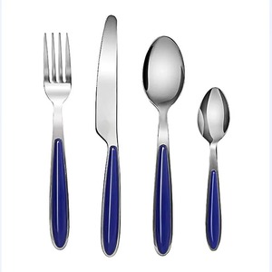 Ensemble de 8 couverts finis couleur argent en acier inoxydable idéal pour les ustensiles de cuisine cadeaux de table poignée de couverts multicolore - Product Image 3