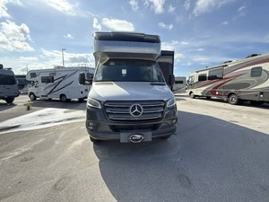 Vendedor Verificado de Autocaravana Usada T-i-f-f-i-n W-a-y-f-a-r-e-r 25RW 2020 Lista para Viajar - Product Image 3