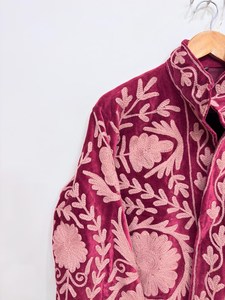 Veste Suzani marron pour femmes, veste courte en velours lisse, veste brodée à la main, veste d'hiver, disponible en gros - Product Image 2