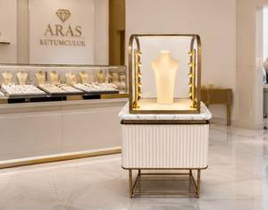Vitrine à bijoux en bois finition or de luxe, avec base en marbre, éclairage LED, robuste et durable, pour magasin de détail - Product Image 3