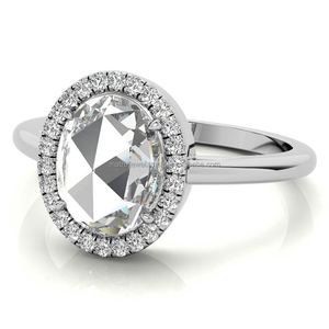 Anillo de diamantes clásicos de plata Starling 925 con piedra central de forma ovalada rodeada de pequeños diamantes de moissanita VVS de corte redondo - Product Image 2