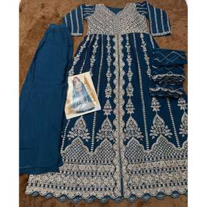 Traje Anarkali Tradicional de la Mejor Calidad con Bordados Elaborados, Diseño de Diseñador, Largo Regular, para Fiestas, Regalos, Venta de Exportación - Product Image 6