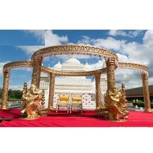 Décoration de Mandap de mariage doré sculpté pour l'extérieur, style indien du sud, pour mariage indien aux États-Unis - Product Image 1