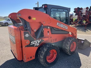 2023 Kubota SSV75 Skid Steer Loader-Chargeuse compacte puissante 74HP pour les applications à usage intensif - Product Image 3