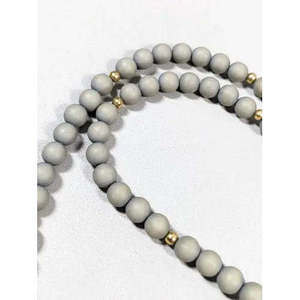 Collar largo de acrílico transparente con cuentas de madera redondas en tono dorado y gris de calidad AAA+, 26 pulgadas Cus-Jew115 - Product Image 3