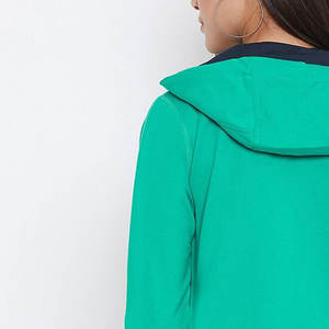 Nueva llegada Sudaderas con cremallera para mujer Estilo de moda transpirable con logotipo frontal Precios razonables para ropa de invierno al aire libre - Product Image 6